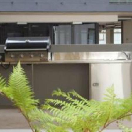 Apartments G60 Gladstone Bagian luar foto